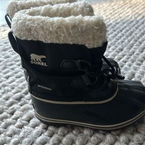 Sorel size 13 boots